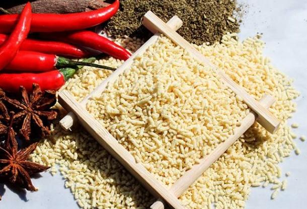 鸡精里真的没有鸡？探索鸡精与味精的制作秘密